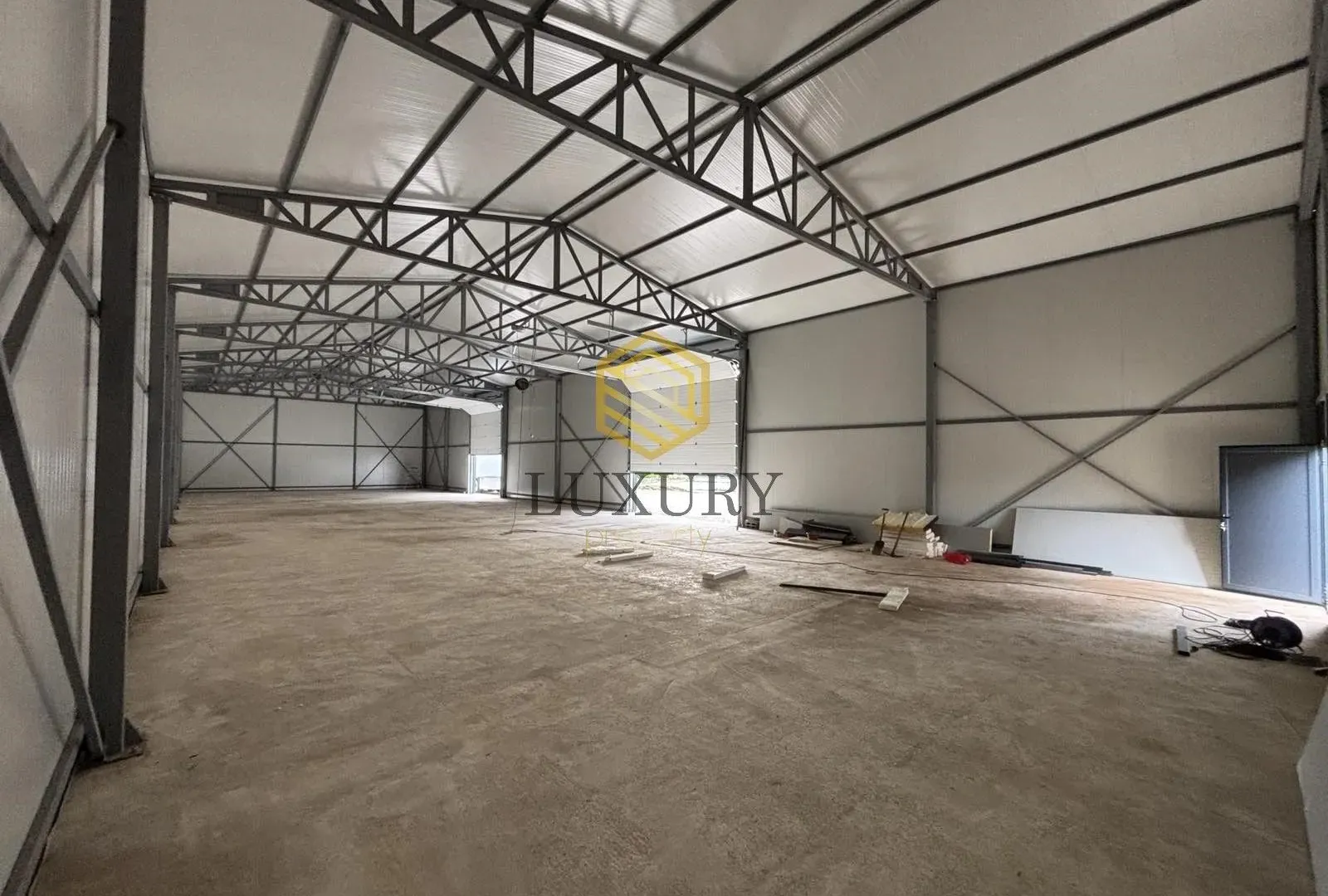Rent, office space, 500m², Golubovci, Podgorica