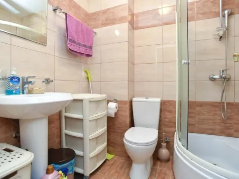 Izdavanje, dvosoban stan, 50m², Budva, Crna Gora - image 18