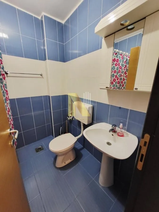 Izdavanje, garsonjera, 29m², Salajka, Novi Sad Sve Podlokacije