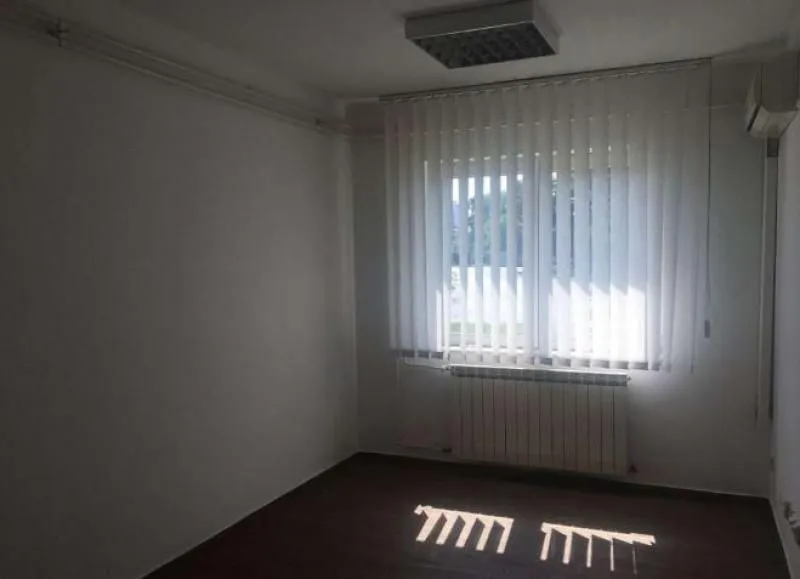 Rent, office space, 200m², Zemun Bačka, Zemun Sve Podlokacije