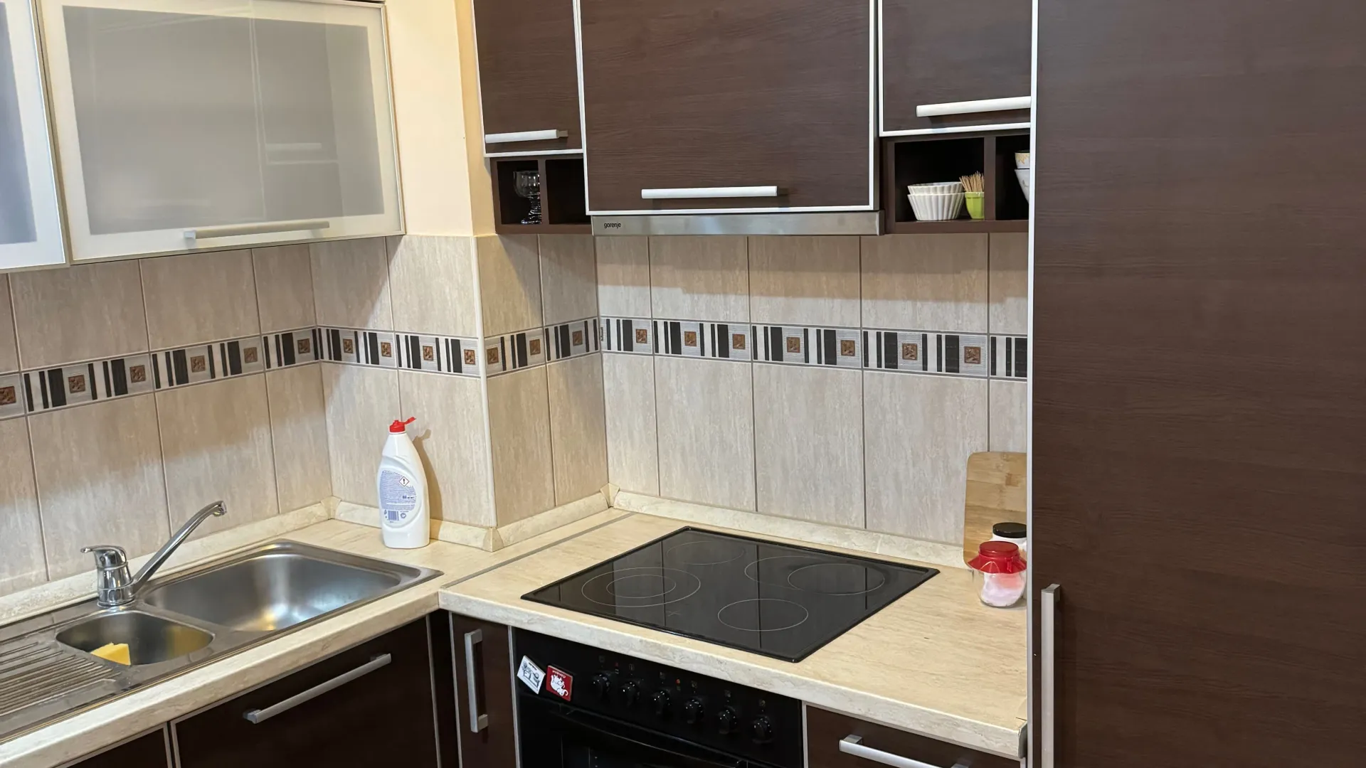 Izdavanje, jednosoban stan, 50m², Krivi Most, Podgorica