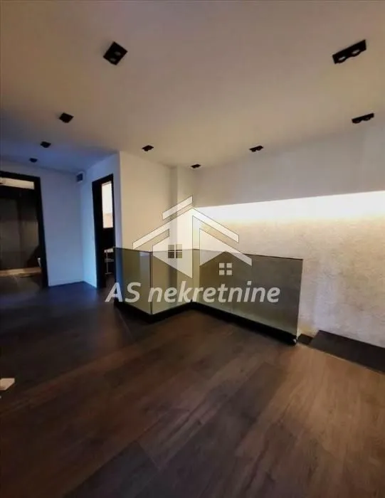 Rent, four bedroom apartment, 200m², Kalenić Pijaca, Vračar Sve Podlokacije