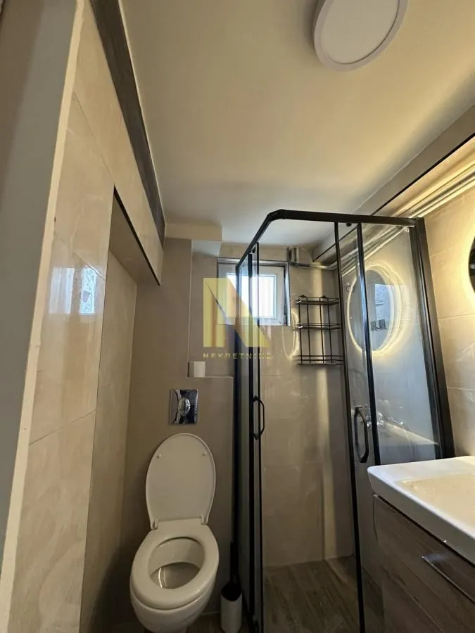 Izdavanje, dvosoban stan, 53m², Centar, Novi Sad