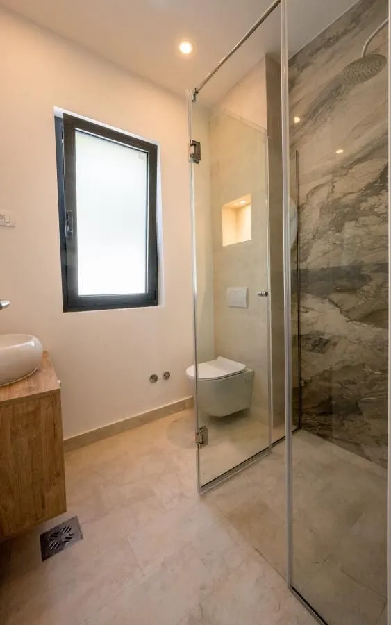 Prodaja, kuća, 250m², Mrčevac, Tivat