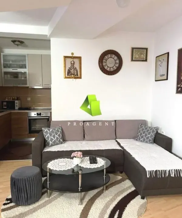 Prodaja, trosoban stan, 67m², Pantelej, Niš