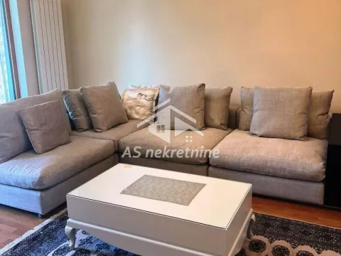 Izdavanje, trosoban stan, 100m², Stari Grad, Beograd - image 1