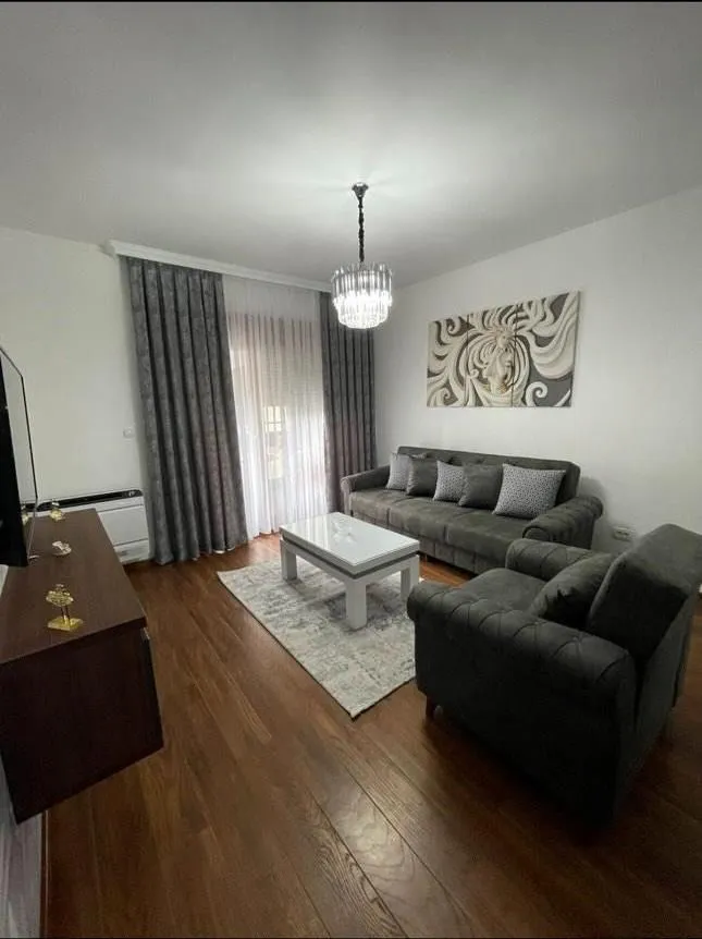 Izdavanje, dvosoban stan, 69m², Master Kvart, Podgorica