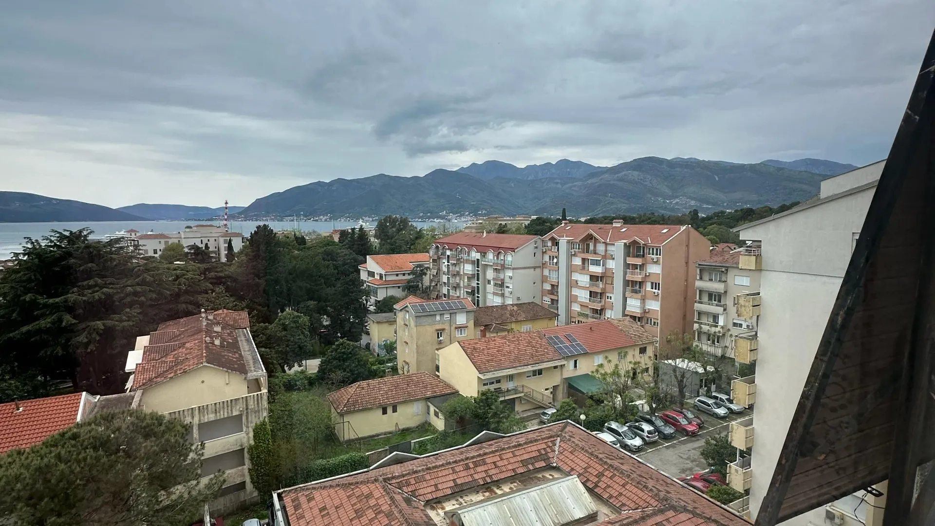Prodaja, dvosoban stan, 67m², Centar, Tivat