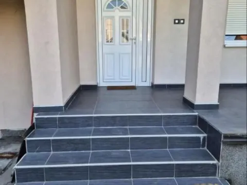 Izdavanje, kuća, 220m², Zemun Sve Podlokacije, Beograd - image 2