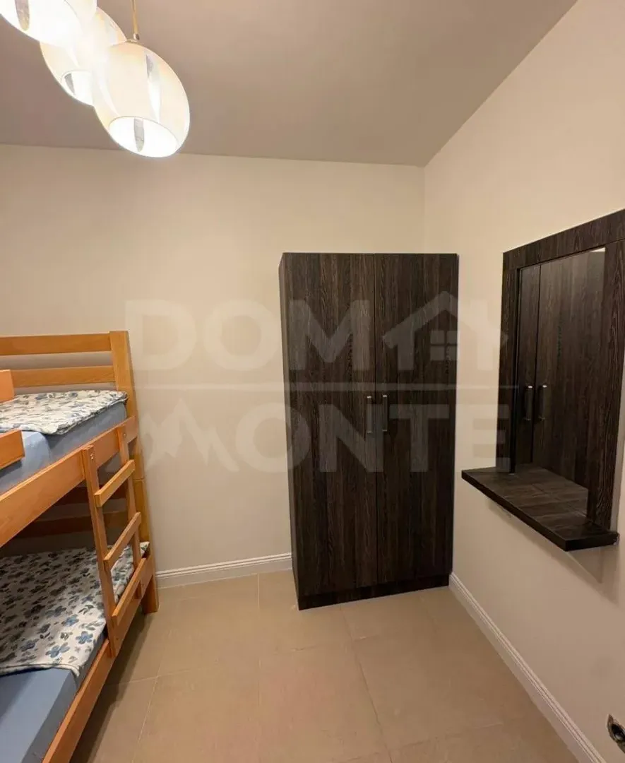 Izdavanje, jednosoban stan, 30m², Tivat, Crna Gora