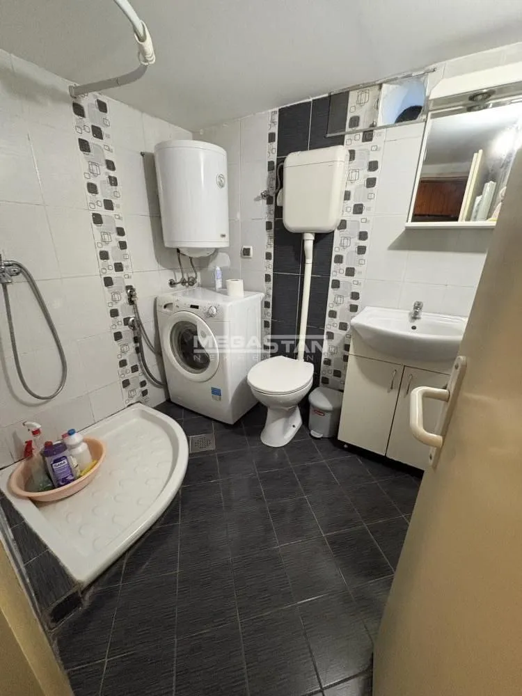 Prodaja, dvosoban stan, 34m², Slavujev Venac, Zvezdara Sve Podlokacije