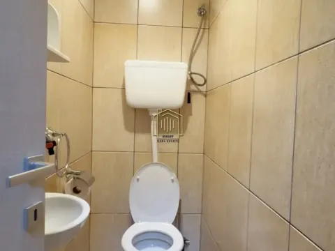 Izdavanje, trosoban stan, 106m², Preko Morače, Podgorica - image 18