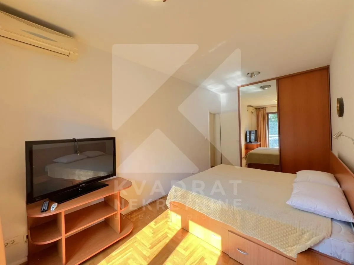 Izdavanje, dvosoban stan, 74m², Preko Morače, Podgorica