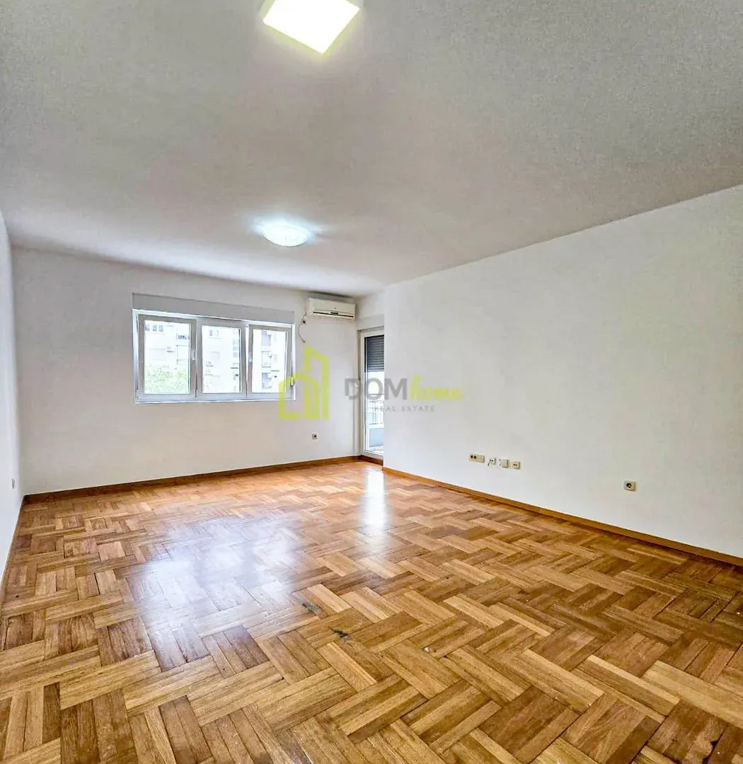 Prodaja, jednosoban stan, 50m², Pobrežje, Podgorica
