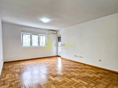 Prodaja, jednosoban stan, 50m², Pobrežje, Podgorica - image 5