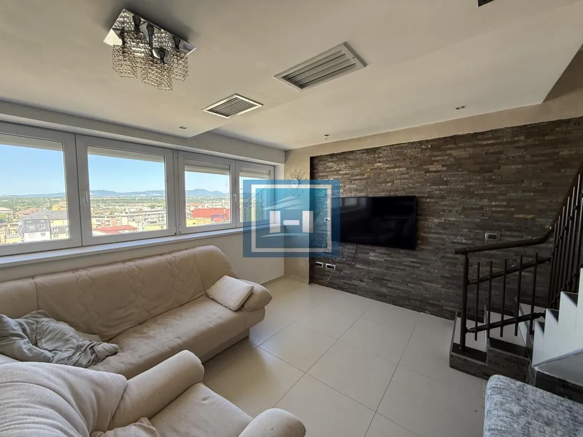 Prodaja, trosoban stan, 105m², Centar, Jagodina