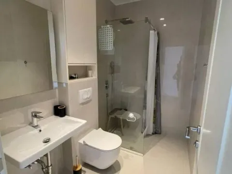 Izdavanje, dvosoban stan, 159m², Tivat, Crna Gora - image 4