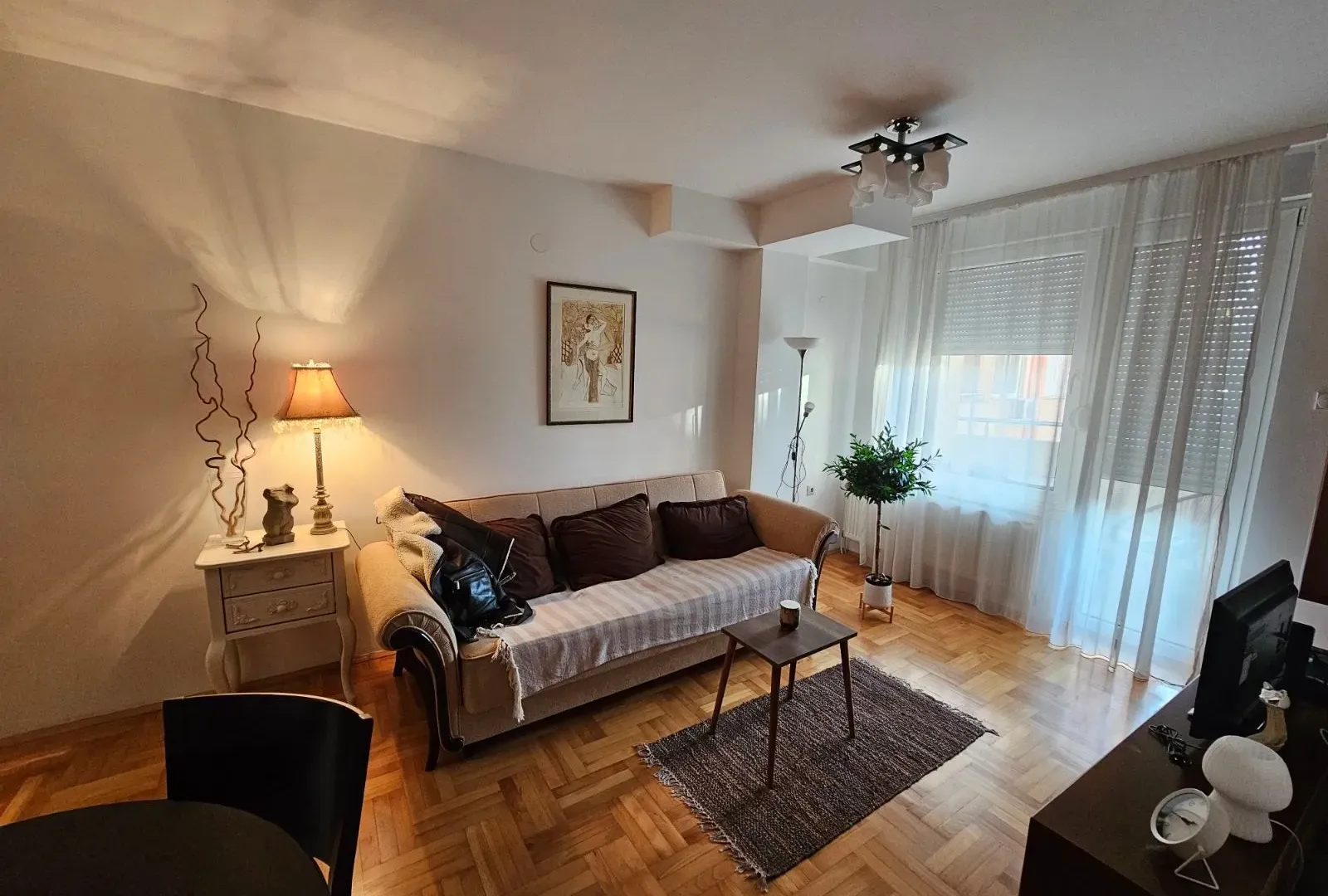 Izdavanje, jednosoban stan, 42m², Centar, Niš