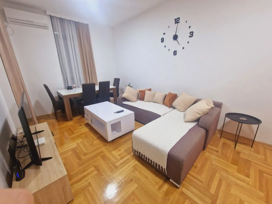 Izdavanje, jednosoban stan, 51m², Kava, Tivat