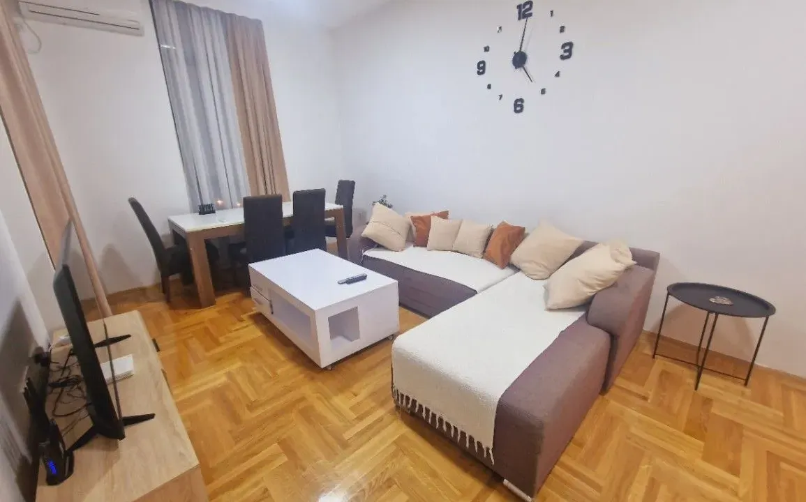 Izdavanje, jednosoban stan, 51m², Kava, Tivat