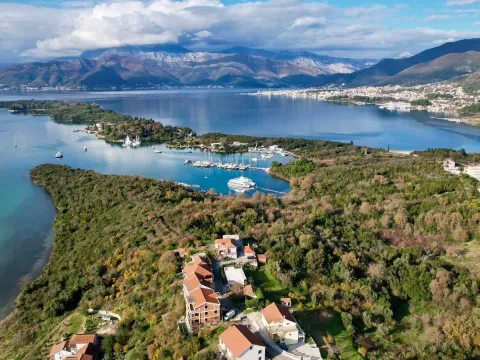 Prodaja, plac, 3789m², Tivat, Crna Gora - image 1