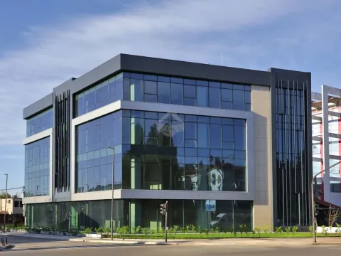 Izdavanje, poslovni prostor, 2542m², Centar, Podgorica