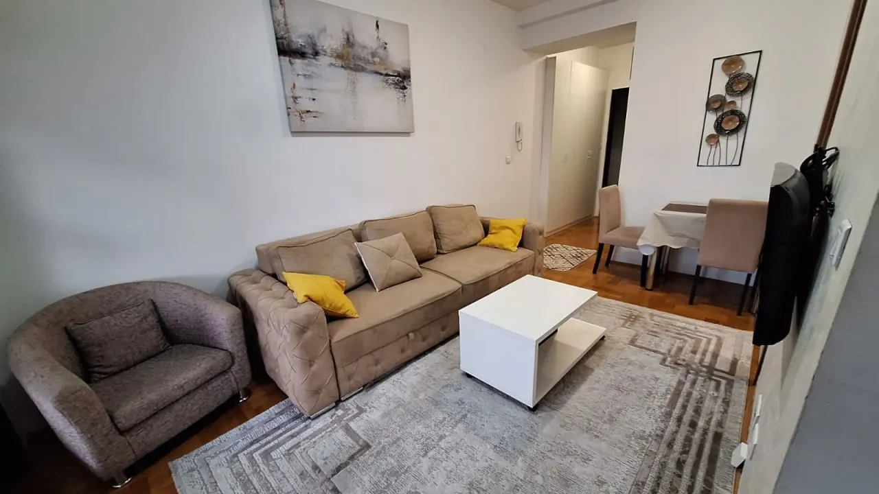 Izdavanje, jednosoban stan, 35m², City Kvart, Podgorica