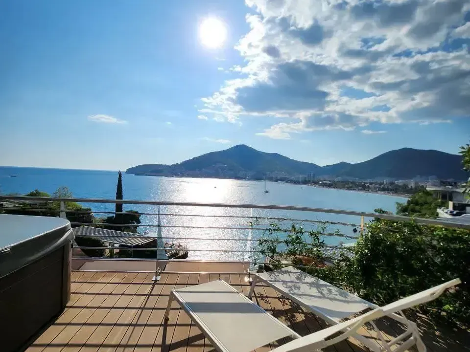 Sale, two bedroom apartment, 138m², Dukley Gardens, Budva