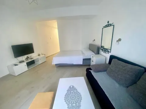 Prodaja, garsonjera, 33m², Sutomore, Bar - image 4