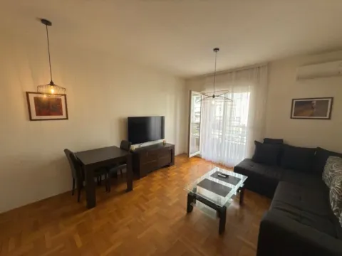 Izdavanje, jednosoban stan, 42m², Stari Aerodrom, Podgorica - image 5