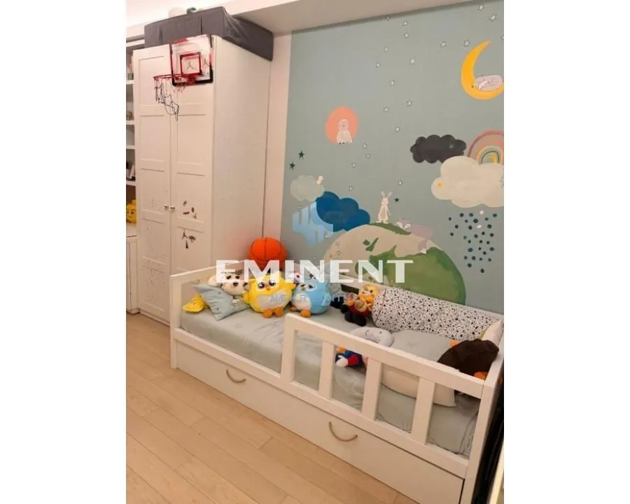 Izdavanje, trosoban stan, 103m², Stari Grad, Beograd