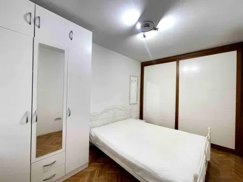 Rent, two bedroom apartment, 61m², Kalenić Pijaca, Vračar Sve Podlokacije - image 13