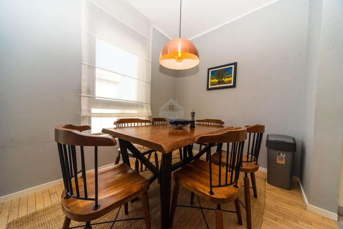 Izdavanje, trosoban stan, 95m², Dalmatinska ulica, Podgorica