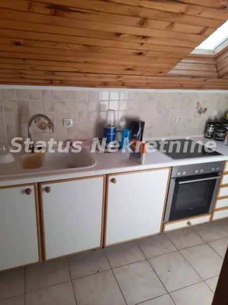 Prodaja, kuća, 250m², Futog, Novi Sad Sve Podlokacije