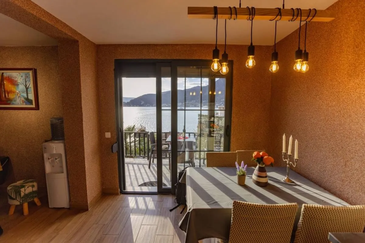 Prodaja, kuća, 70m², Lepetani, Tivat