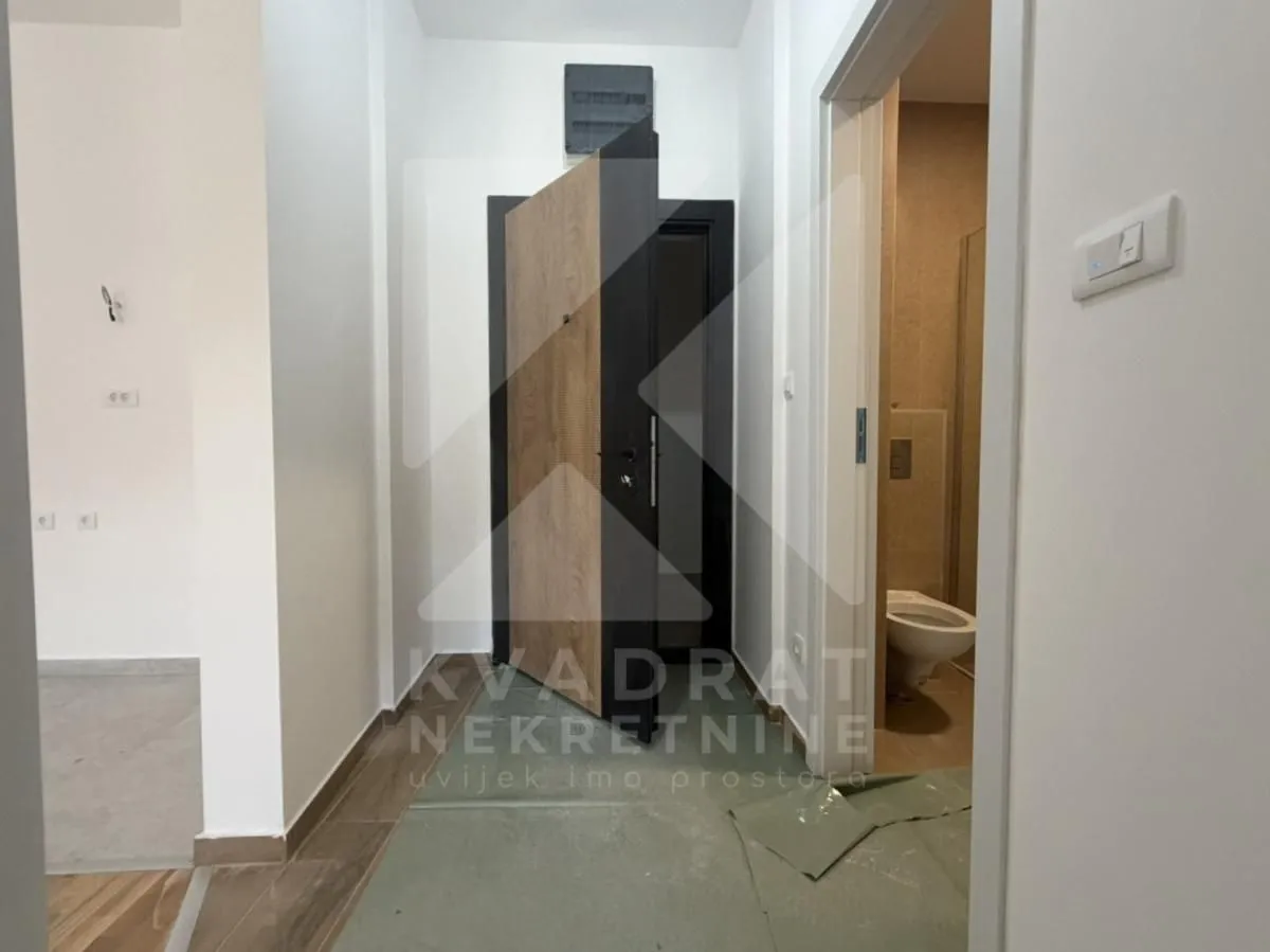 Izdavanje, jednosoban stan, 45m², Tološi, Podgorica