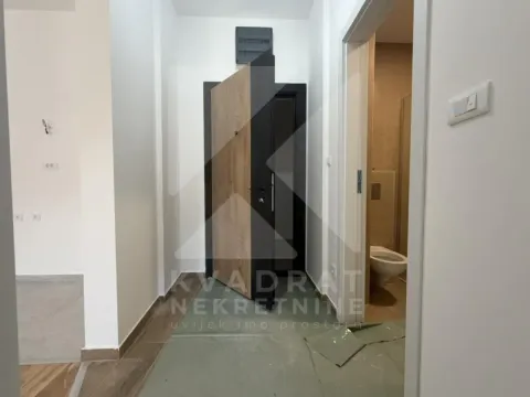 Izdavanje, jednosoban stan, 45m², Tološi, Podgorica - image 6