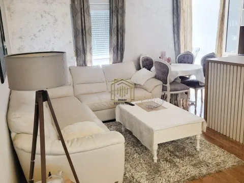 Rent, one bedroom apartment, 51m², Centar, Budva