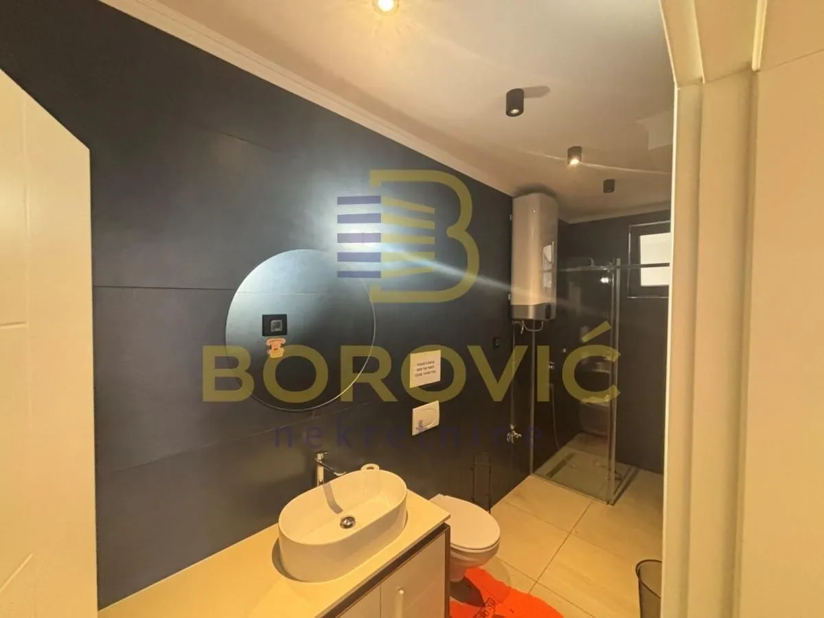 Rent, four bedroom apartment, 123m², Čubura, Beograd