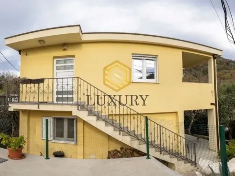 Kuća in Lastva Grbaljska