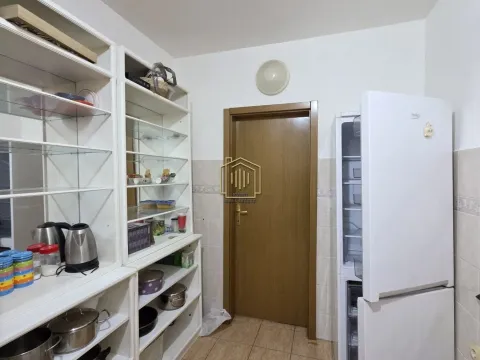 Izdavanje, dvosoban stan, 71m², Zagorič, Podgorica - image 9