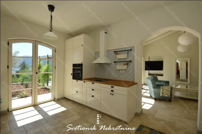 Prodaja, kuća, 184m², Baošići, Herceg Novi