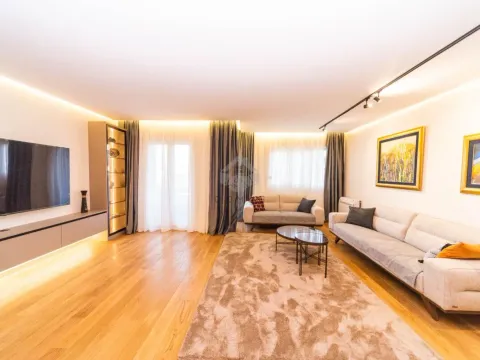 Izdavanje, dvosoban stan, 108m², Central Point, Podgorica - image 2