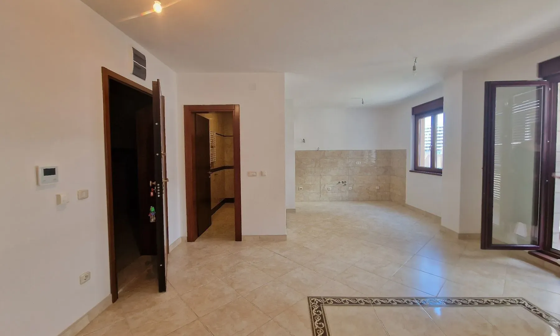 Sale, one bedroom apartment, 72m², Bečići, Budva