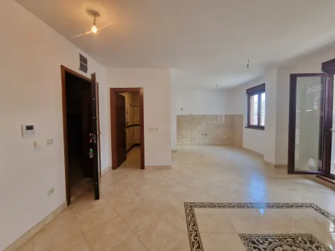 Prodaja, jednosoban stan, 72m², Bečići, Budva - image 13