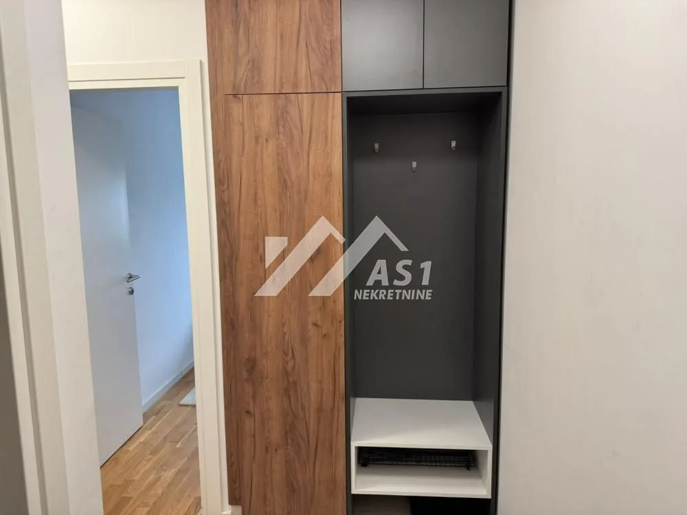 Izdavanje, jednosoban stan, 40m², Novo naselje, Novi Sad