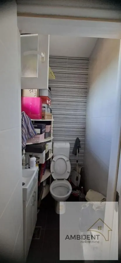 Prodaja, trosoban stan, 55m², Zemun Sve Podlokacije, Beograd