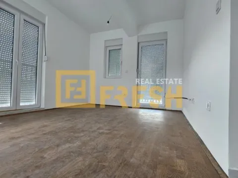 Prodaja, jednosoban stan, 42m², Krivi Most, Podgorica - image 3