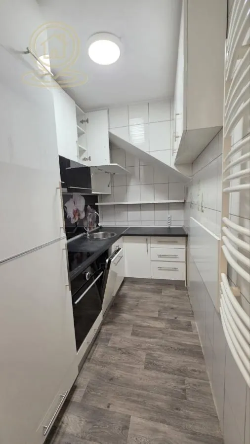 Izdavanje, četvorosoban stan, 90m², Grbavica, Novi Sad Sve Podlokacije