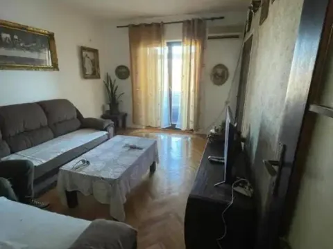 Prodaja, jednosoban stan, 61m², Stari Aerodrom, Podgorica - image 9